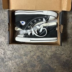 Black Converse high top. Size 10 For kids