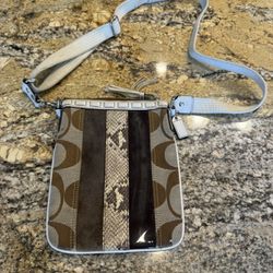 EUC- Coach Swing Pouch