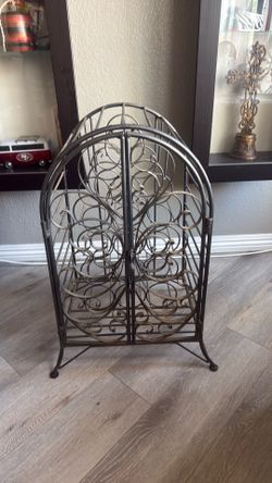 Heavy wire wine bottle cage