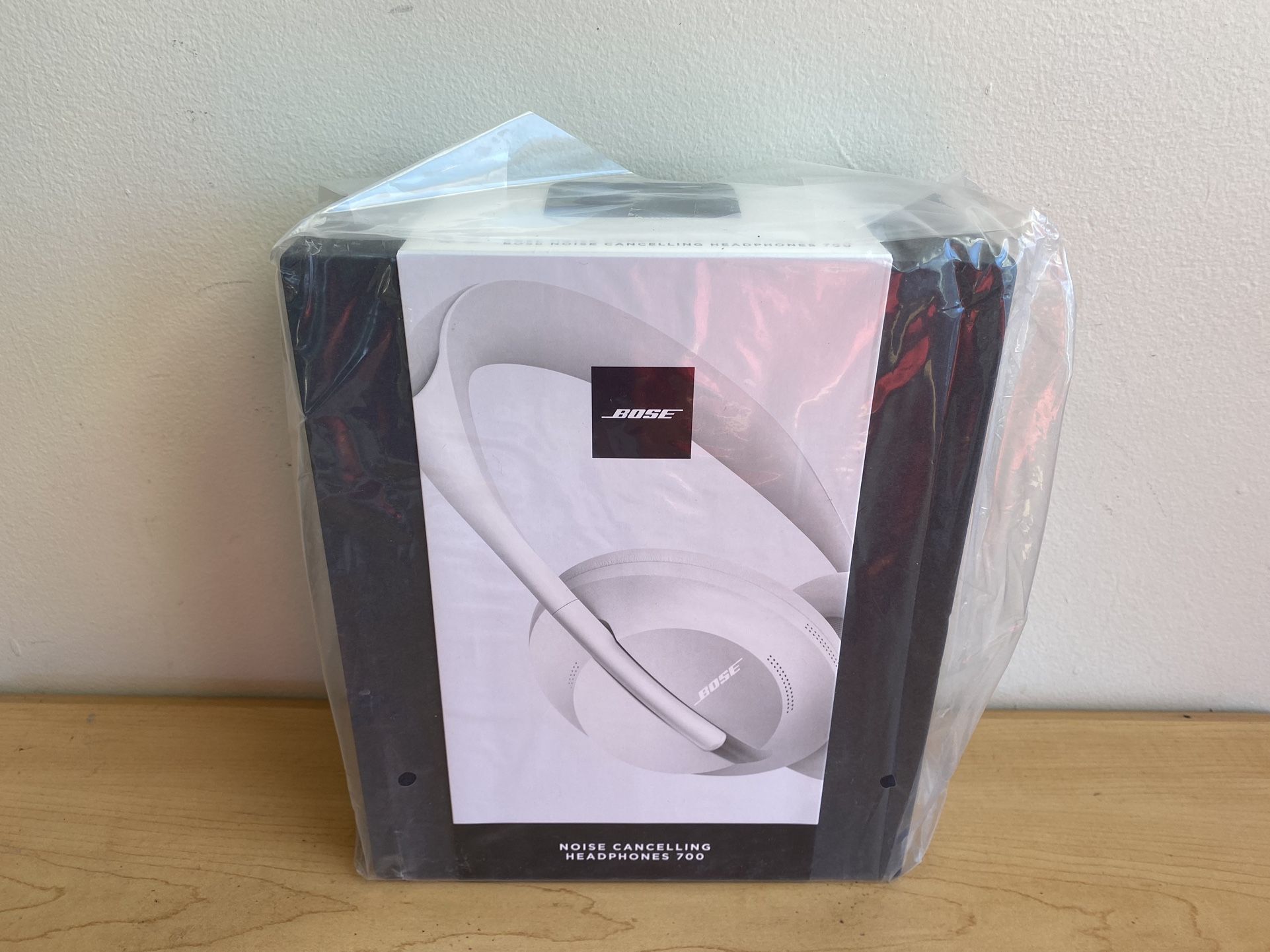 Bose Headphones 700 Noise Canceling Headphones (NEW)