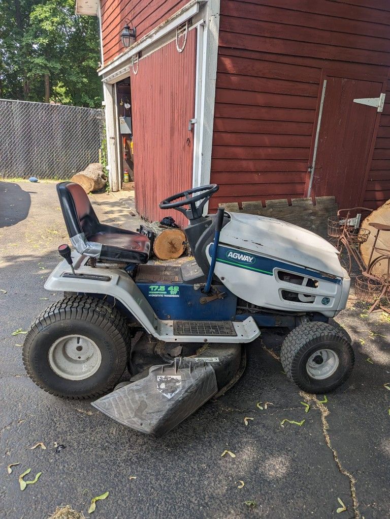 Free !Agway 17.5 HP Riding Lawn Mower, Needs Engine/Repair
