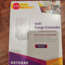 Used NETGEAR WiFi Range Extender 3pcs