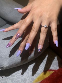 Mobile nail tech