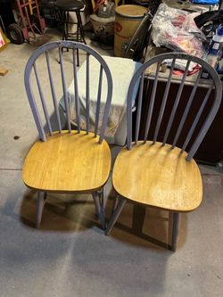 Lot of 2 cowboy design chairs