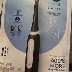 Oral B electric Toothbrush 
