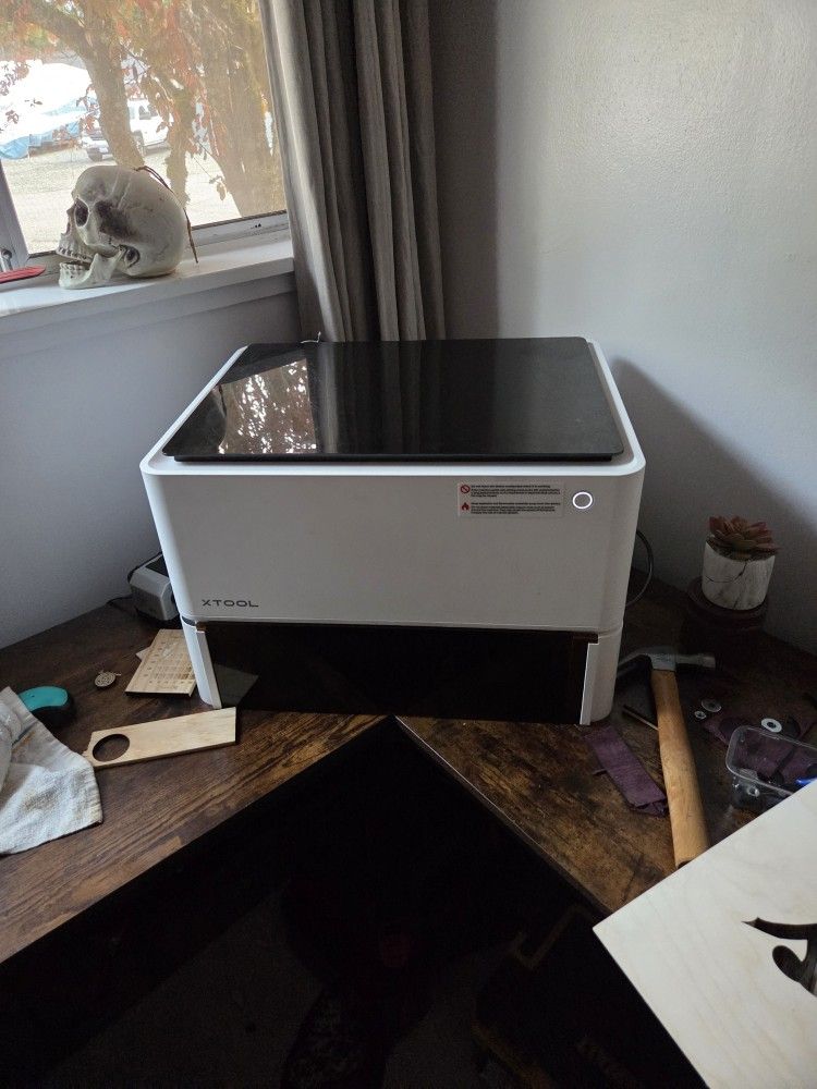 Xtool M1 Laser Engraver / Vinyl Cutter