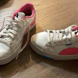 Women Puma Shoes Size 9