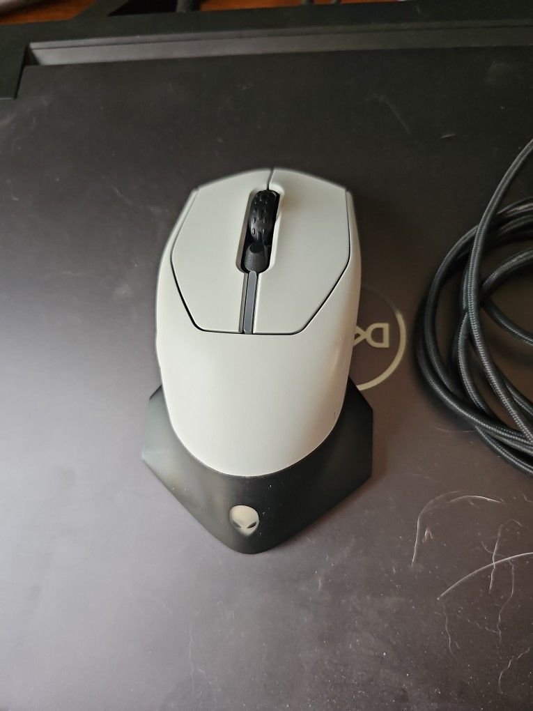 Alienware 610M Corded / Cordless Mouse Lightly Used