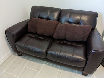 61" Tufted Leather Loveseat in Ranch Brown