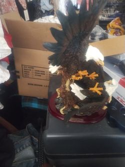 Double bald eagle statue