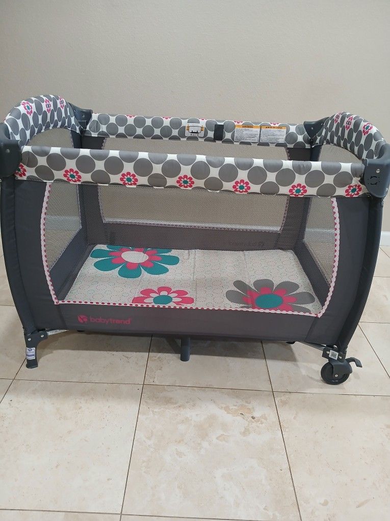 Small Babytrend Playard