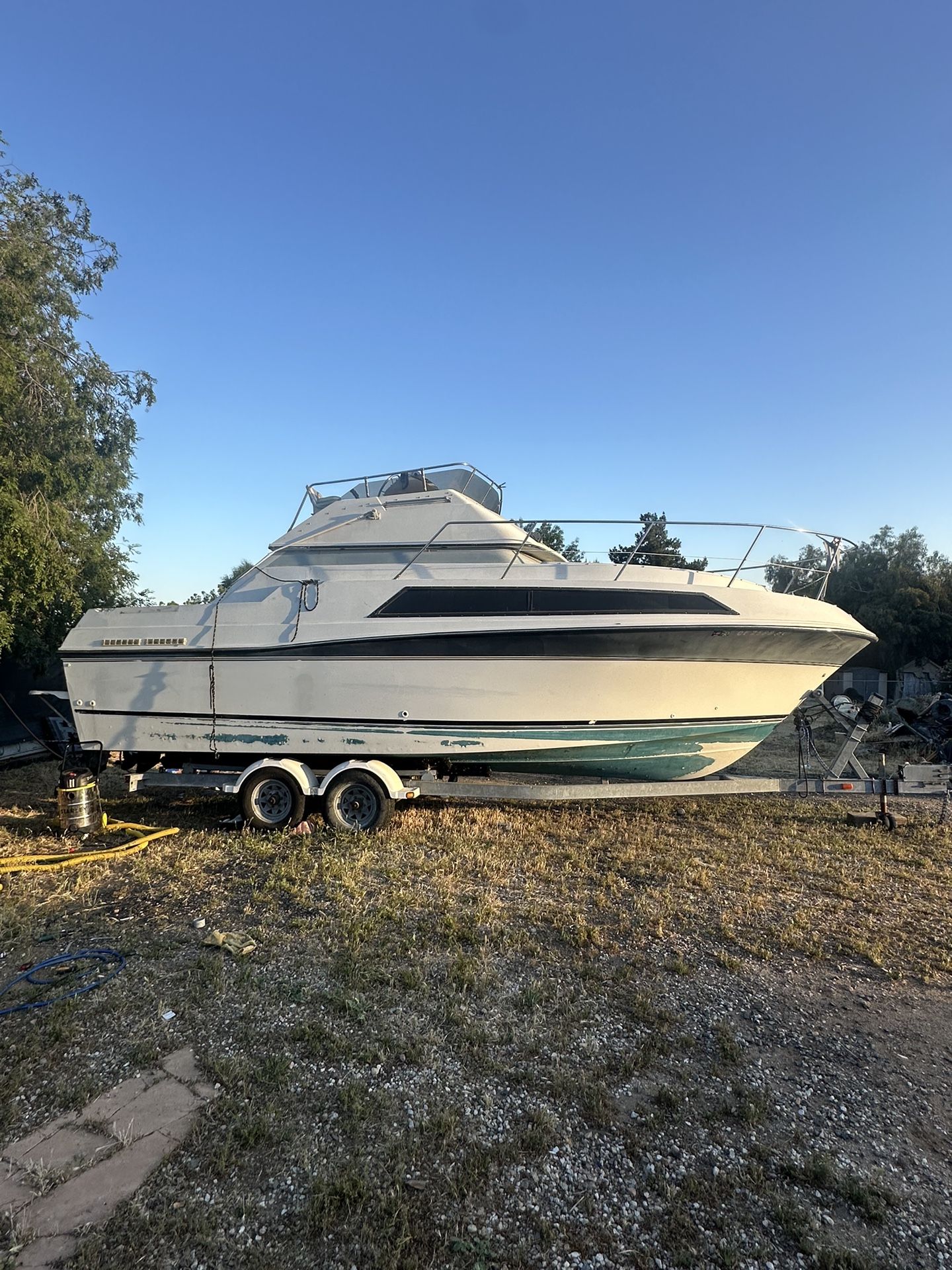1988 Carver Yacht Boat