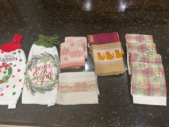 Assorted Decorative Kitchen Towel Set