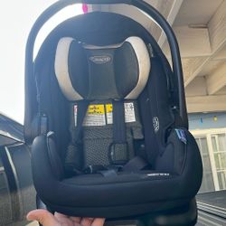 Graco Car seat And Base