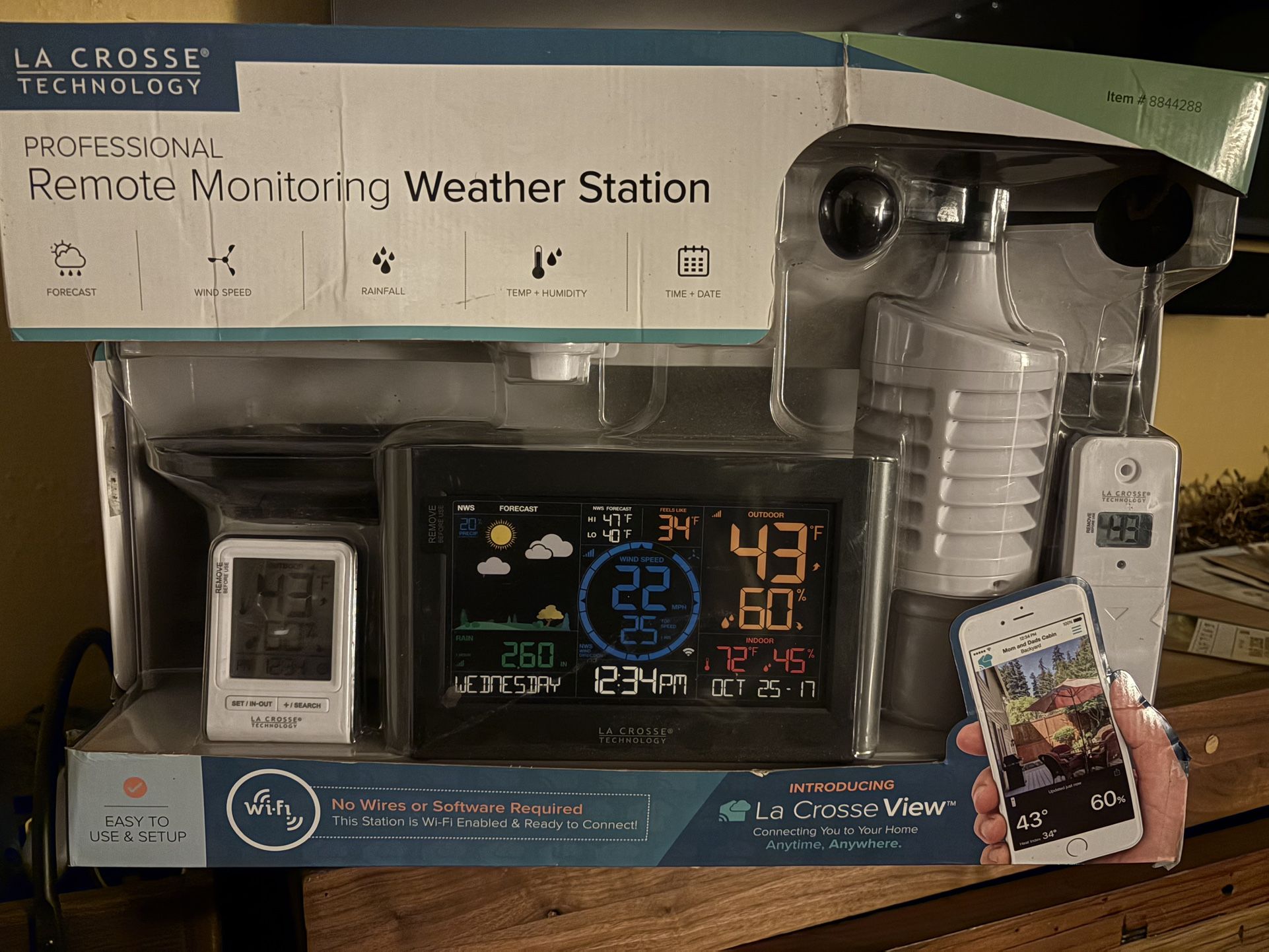 La crosse professional Remote Monitoring Weather Station 