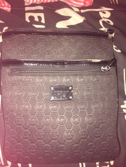 Michael kors crossbody