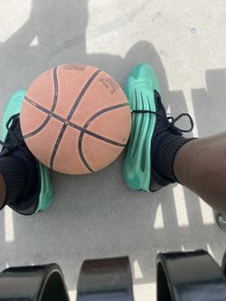 James harden basketball shoes