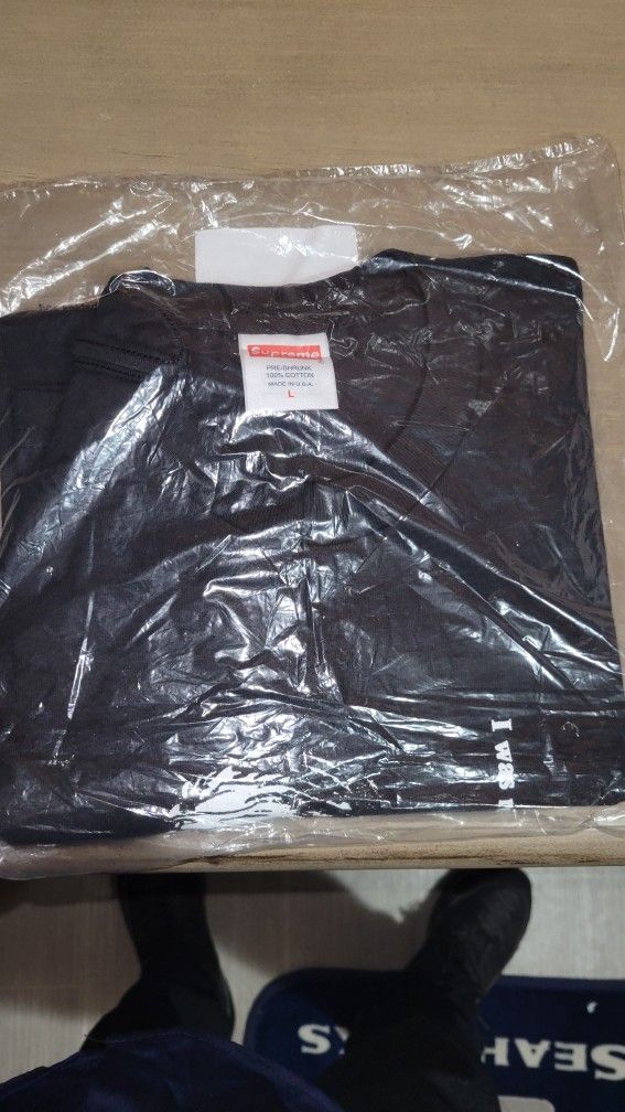 Nwt In Package Sealed SUPREME TRIPPIN TEE