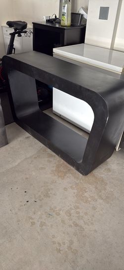 Metal console