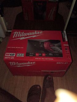 Milwaukee M12 Drain Snake Kit