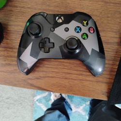 Xbox One Controllers 20$