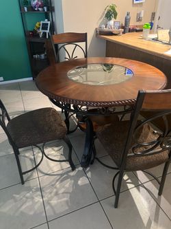 Dinning room table