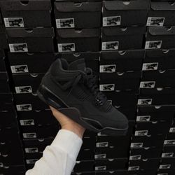 Jordan 4’s Black Cats 