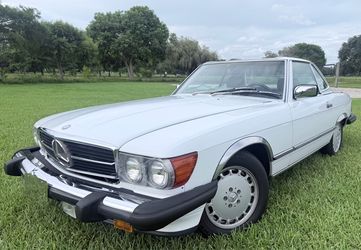 1988 Mercedes Benz SL560 with two tops