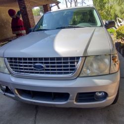 2004 Ford Explorer