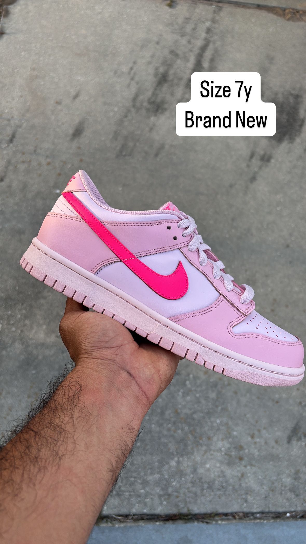 Nike Dunk Low Triple Pink