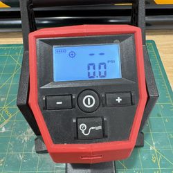 Milwaukee M12 Inflator 