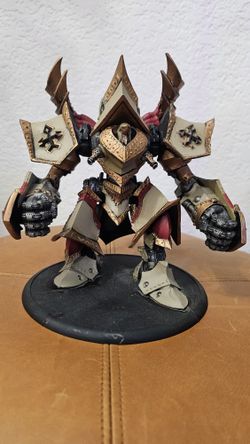 Warmachine Statue