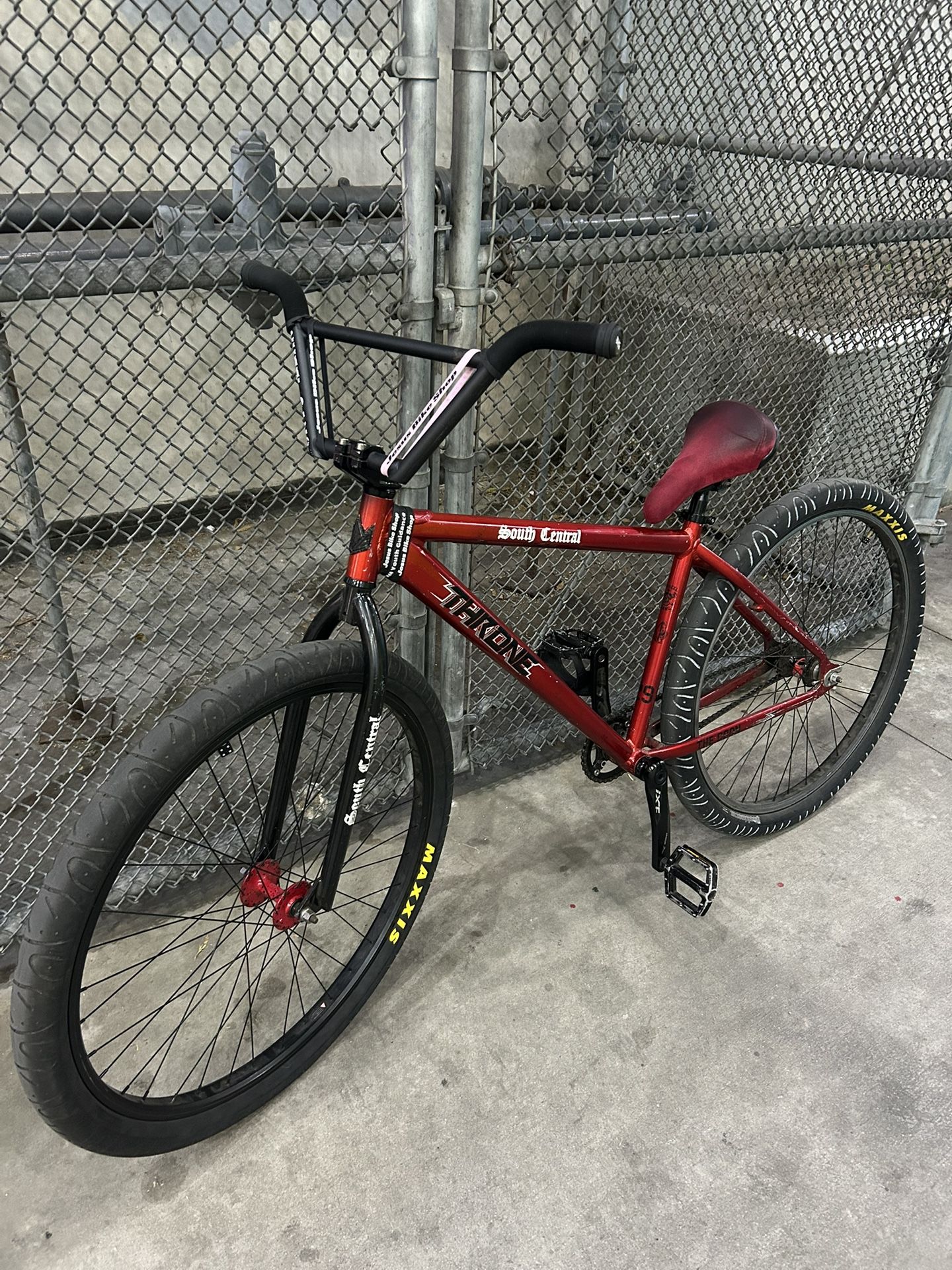 Red Camo Throne 