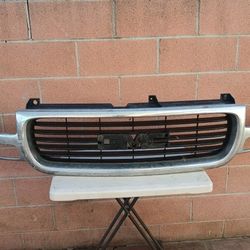 2000-2006 GMC Grill
