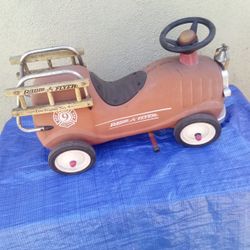 Radio Flyer Kids Toddlers Fire Truck Ride On Toy 