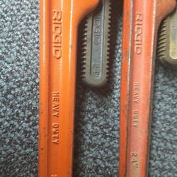 2 @ 24" Rigid pipe wrenches