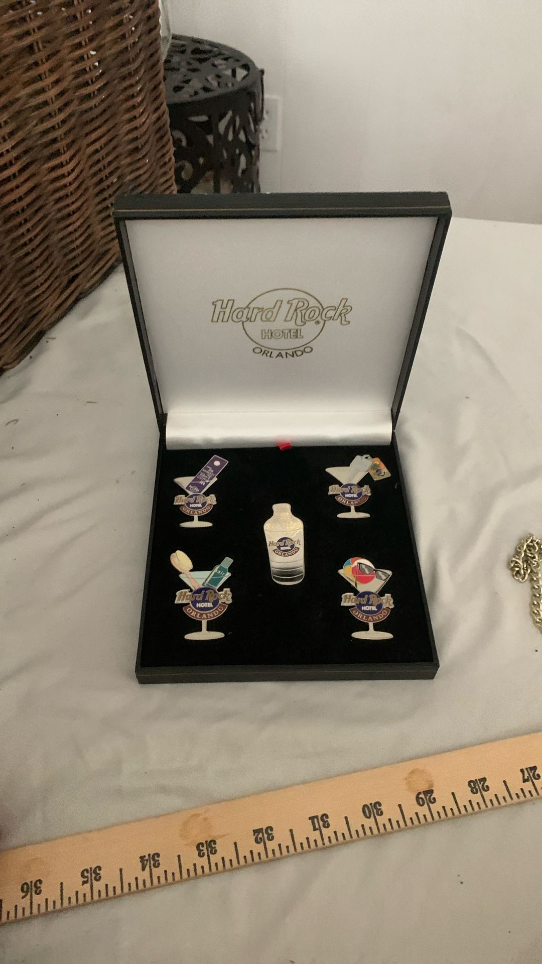 Hard Rock Pin Set