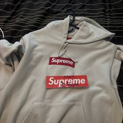 Supreme Box logo