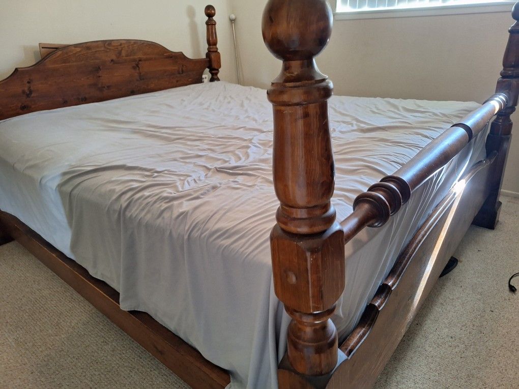 FREE King Size Bed And Dresser Wood Hutch With Mirror Vintage Mattress FREE