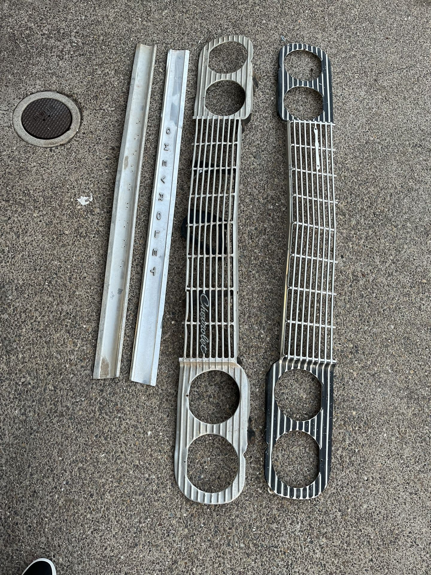 Chevrolet Impala 2 Grills And 2 Rear Trim