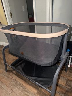 Adjustable Maxi-Cosi lora Baby Bassinets Bedside Sleeper, Portable Bassinet, Infant Bedside Sleeper
