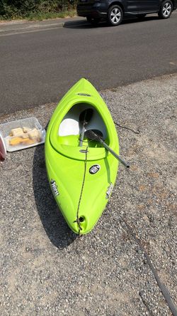 Pelican kayak with paddle pursuit 80 about 7.5 foot