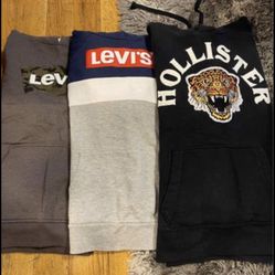 3 Hoodies Levi’s  And Hollister 