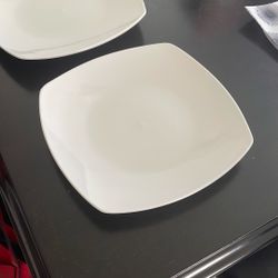 125 White Square Dinner Plates
