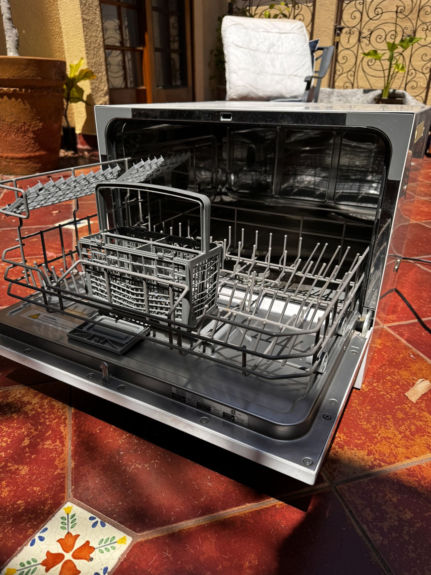 Black & Decker Countertop Dishwasher 6 Setting 