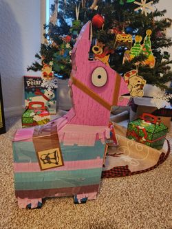 FROM THE VIDEO GAME FORTNITE - JUMBO LOOT PINATA