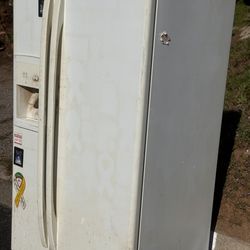 Free refrigerator,working