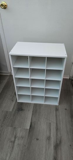 Shoe cabinet