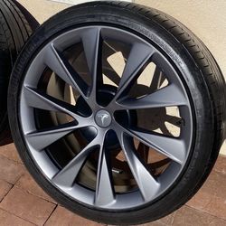 Tesla Model S Twin Turbine 21” Wheel