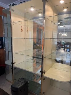 Glass curio case